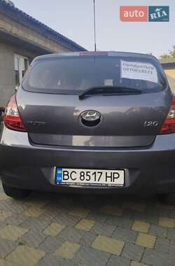 Хэтчбек Hyundai i20 2011 в 