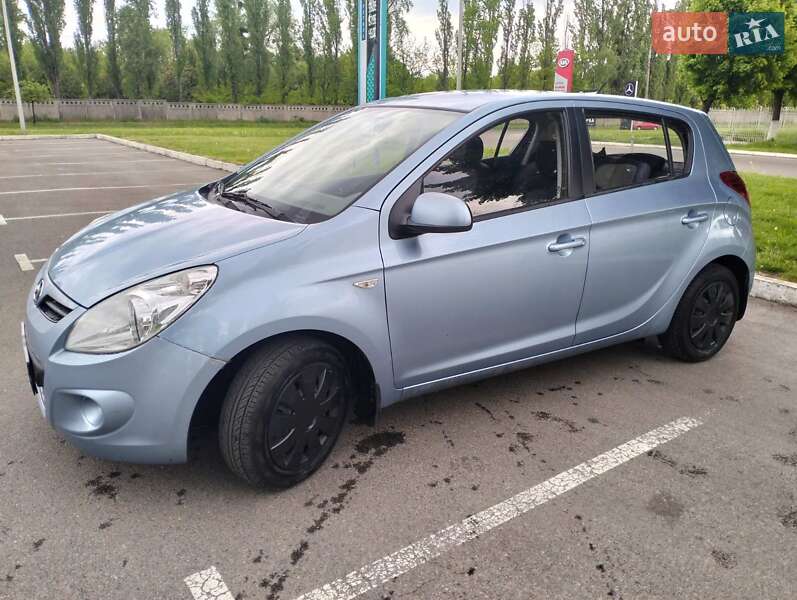 Хетчбек Hyundai i20 2012 в Києві фото 2 Хетчбек Hyundai i20 2012 в Києві