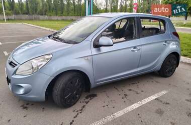 Хэтчбек Hyundai i20 2012 в 