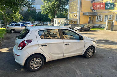 Хетчбек Hyundai i20 2013 в 