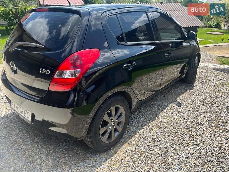Хэтчбек Hyundai i20 2011 в Ивано-Франковске
