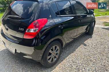 Хэтчбек Hyundai i20 2011 в 