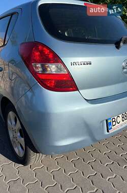 Хетчбек Hyundai i20 2008 в 