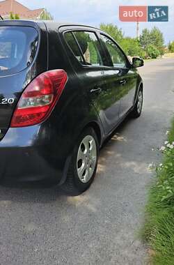 Хэтчбек Hyundai i20 2012 в 