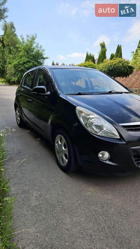 Хетчбек Hyundai i20 2012 в Рівному