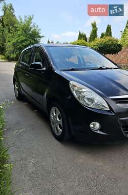 Хэтчбек Hyundai i20 2012 в 