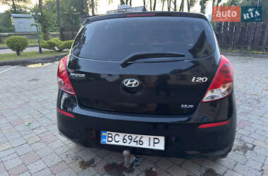 Хэтчбек Hyundai i20 2012 в 