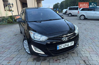 Хэтчбек Hyundai i20 2012 в 