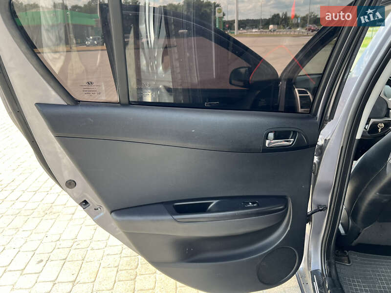 Хэтчбек Hyundai i20 2009 в Бродах