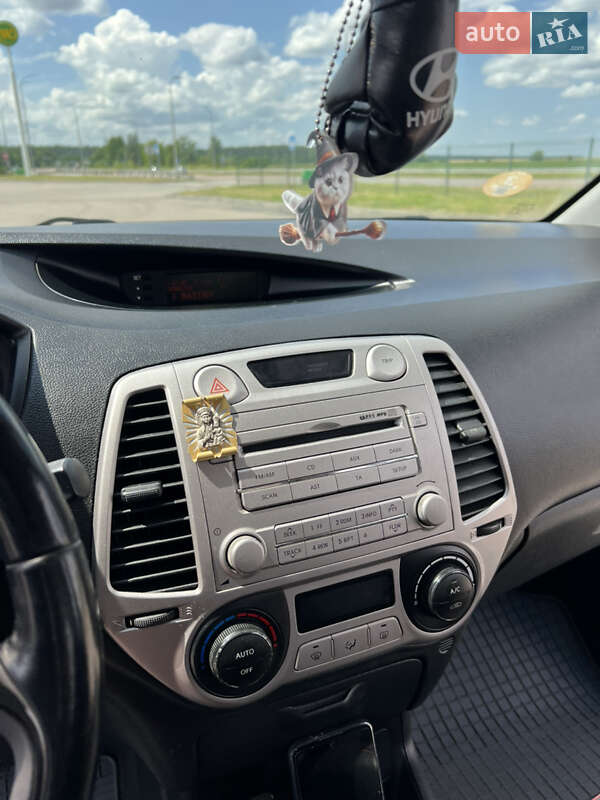 Хэтчбек Hyundai i20 2009 в Бродах