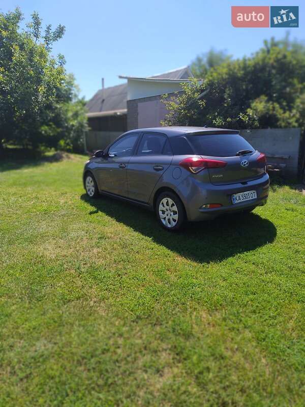 Хэтчбек Hyundai i20 2016 в Прилуках