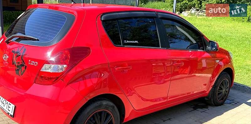 Хэтчбек Hyundai i20 2012 в Сумах