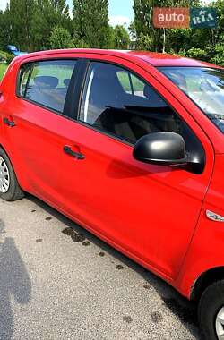 Хэтчбек Hyundai i20 2011 в 