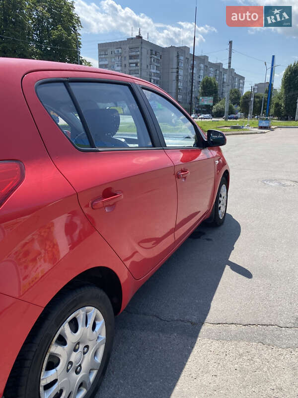 Хэтчбек Hyundai i20 2011 в Кременчуге
