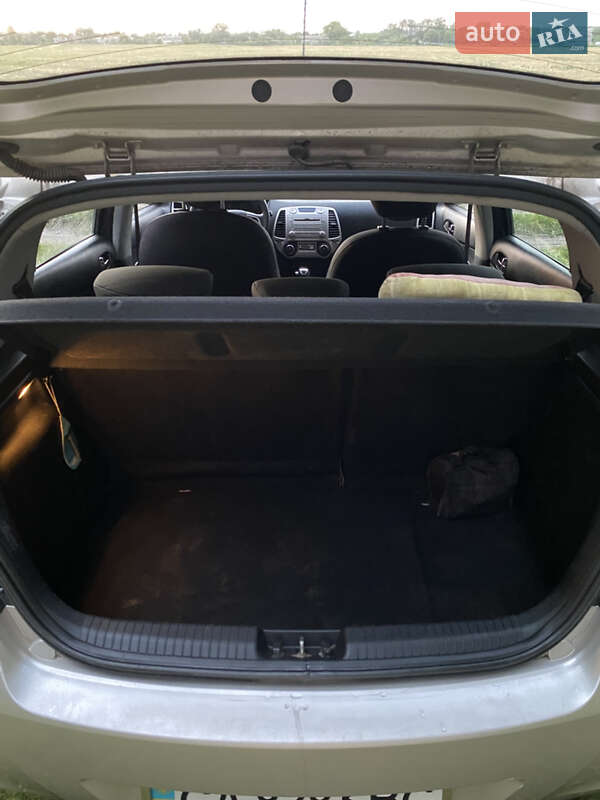 Хэтчбек Hyundai i20 2011 в Черкассах