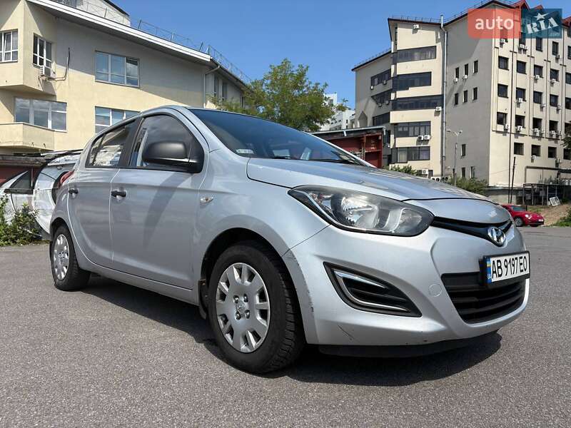 Хэтчбек Hyundai i20 2014 в Киеве фото 20 Хэтчбек Hyundai i20 2014 в Киеве