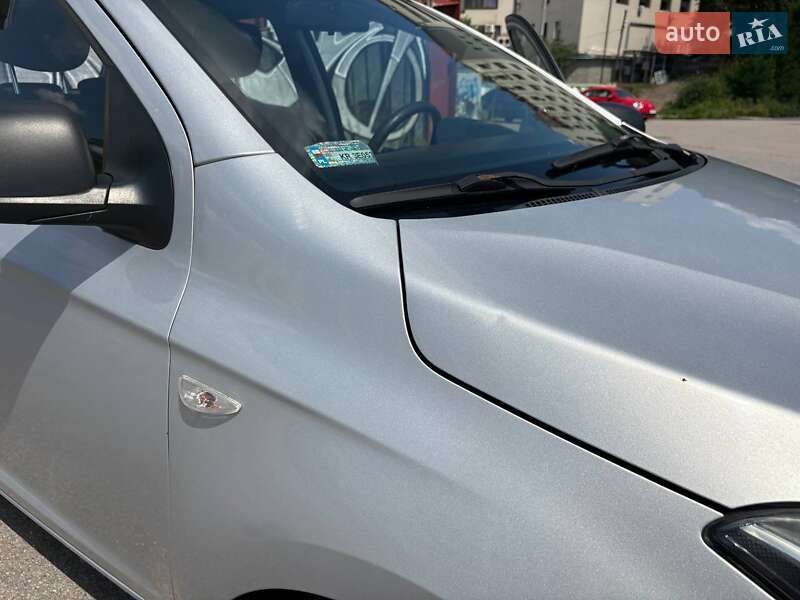 Хэтчбек Hyundai i20 2014 в Киеве фото 30 Хэтчбек Hyundai i20 2014 в Киеве