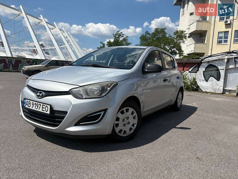 Хэтчбек Hyundai i20 2014 в Киеве фото 40 Хэтчбек Hyundai i20 2014 в Киеве