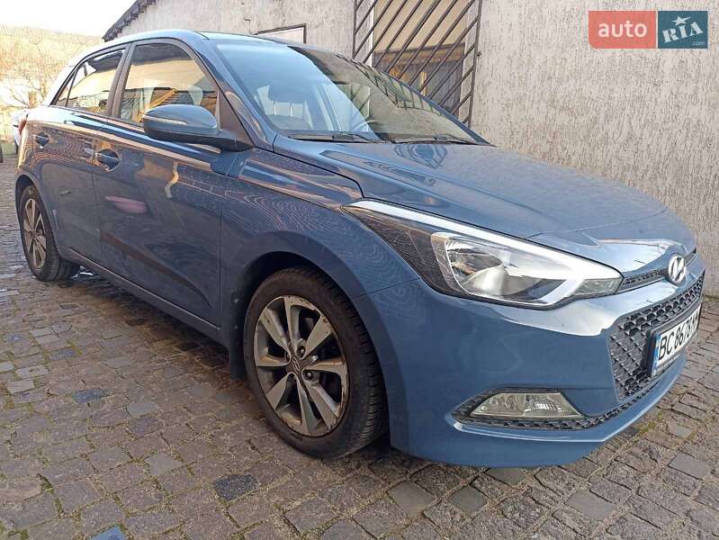 Хэтчбек Hyundai i20 2016 в Киеве