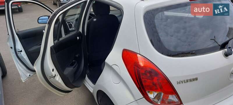 Хэтчбек Hyundai i20 2013 в Черкассах фото 4 Хэтчбек Hyundai i20 2013 в Черкассах