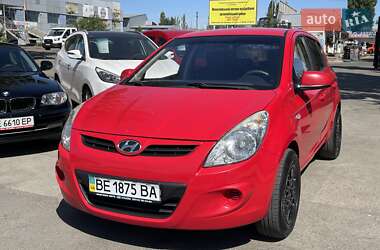 Хэтчбек Hyundai i20 2011 в 