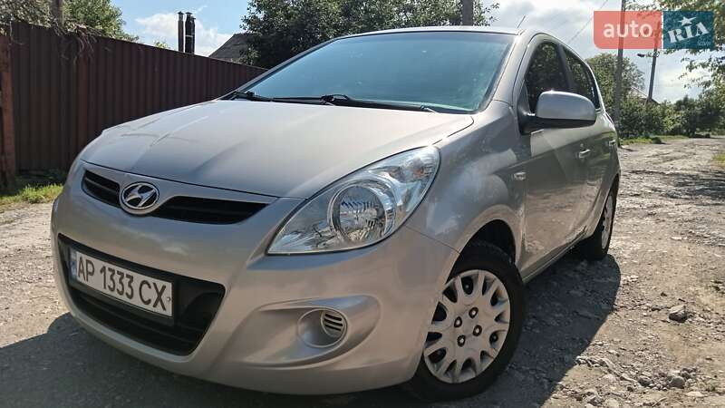 Хэтчбек Hyundai i20 2010 в 