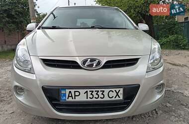 Хэтчбек Hyundai i20 2010 в 