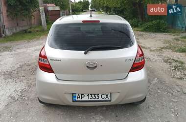 Хэтчбек Hyundai i20 2010 в 