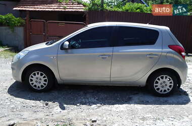 Хэтчбек Hyundai i20 2010 в 