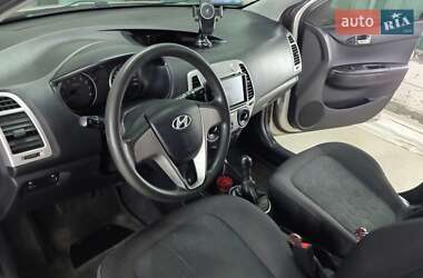 Хэтчбек Hyundai i20 2010 в 