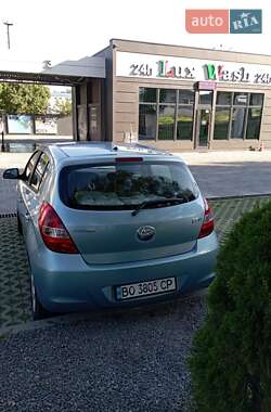 Хэтчбек Hyundai i20 2009 в 