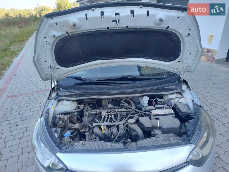 Хетчбек Hyundai i20 2013 в Тернополі