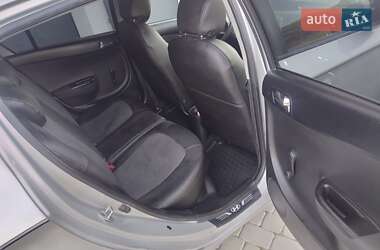 Хэтчбек Hyundai i20 2013 в 
