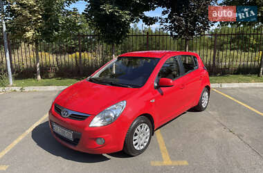 Хэтчбек Hyundai i20 2010 в Киеве