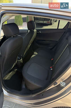 Хэтчбек Hyundai i20 2012 в 