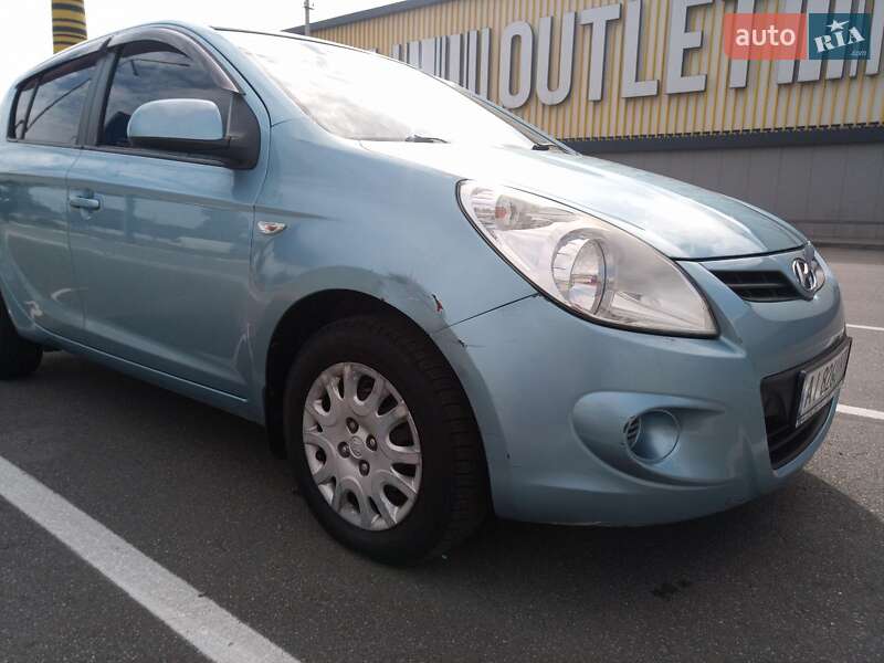 Хэтчбек Hyundai i20 2011 в Киеве