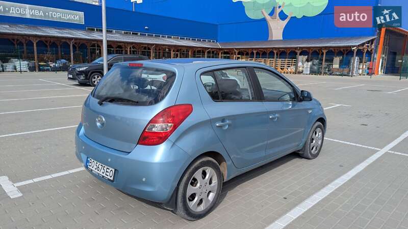 Хэтчбек Hyundai i20 2010 в Тернополе