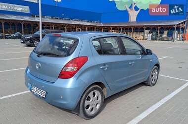Хетчбек Hyundai i20 2010 в 