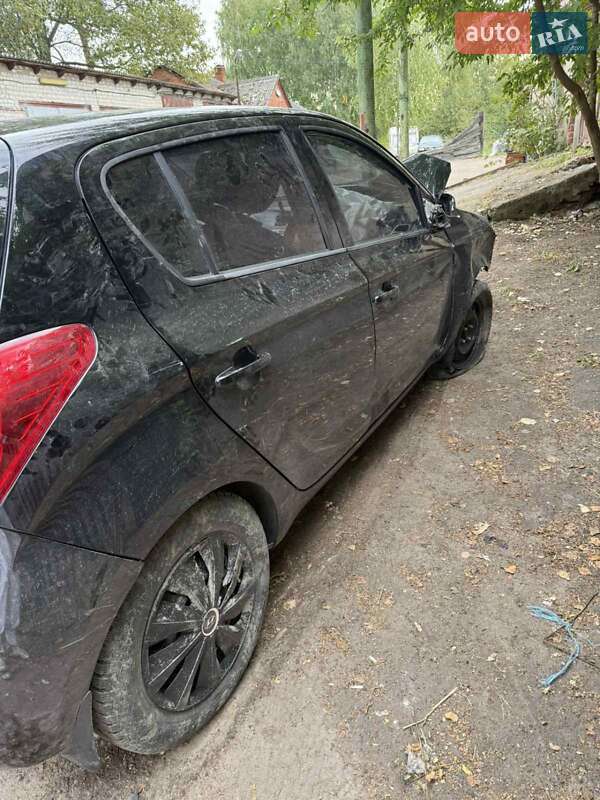 Хэтчбек Hyundai i20 2012 в Овруче