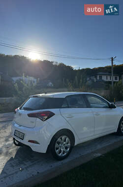 Хэтчбек Hyundai i20 2016 в 