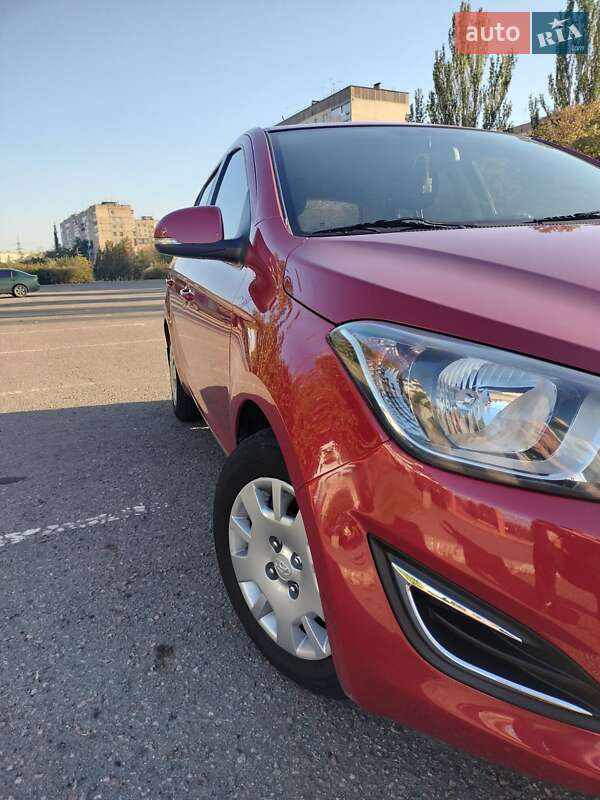 Хетчбек Hyundai i20 2014 в Кривому Розі фото 3 Хетчбек Hyundai i20 2014 в Кривому Розі
