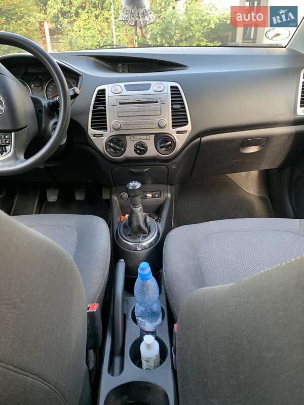 Хетчбек Hyundai i20 2011 в Івано-Франківську