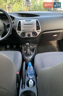 Хэтчбек Hyundai i20 2011 в 