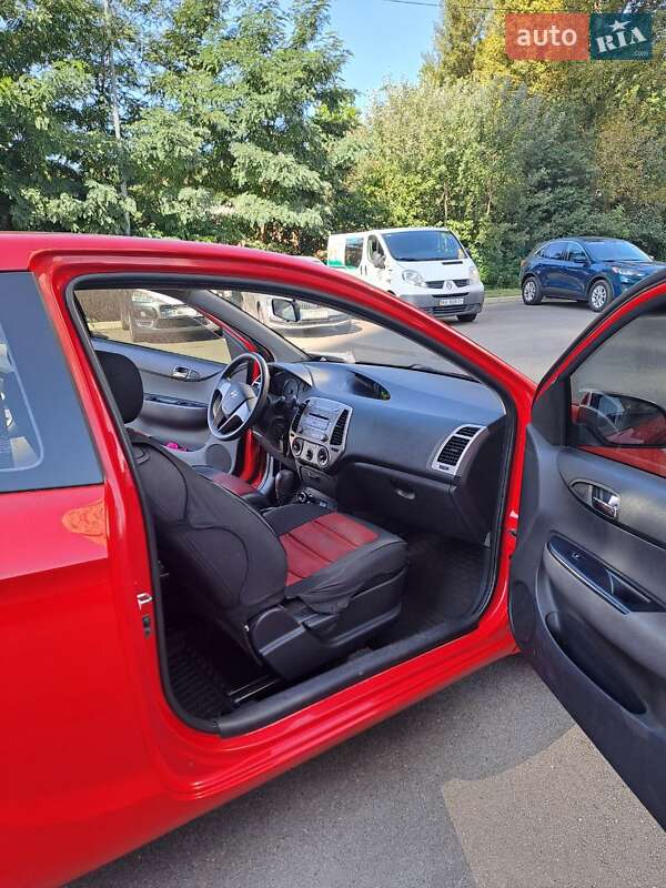 Хетчбек Hyundai i20 2012 в Вишгороді