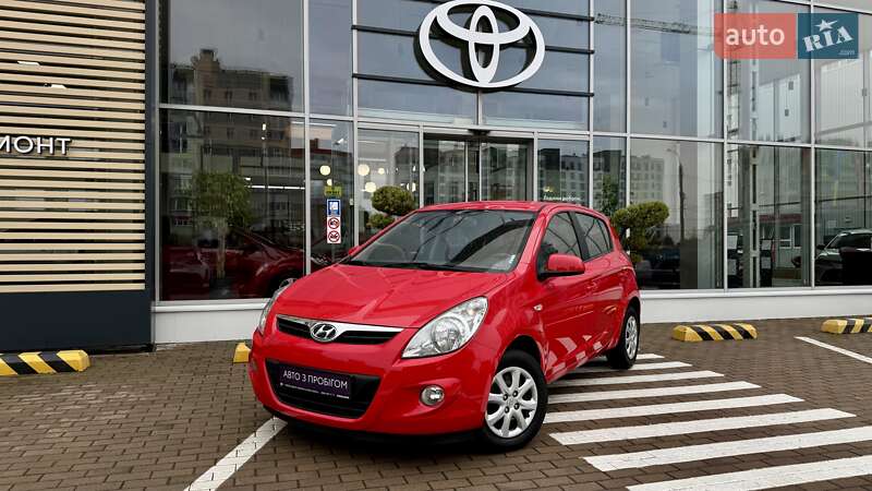 Хэтчбек Hyundai i20 2011 в Чернигове