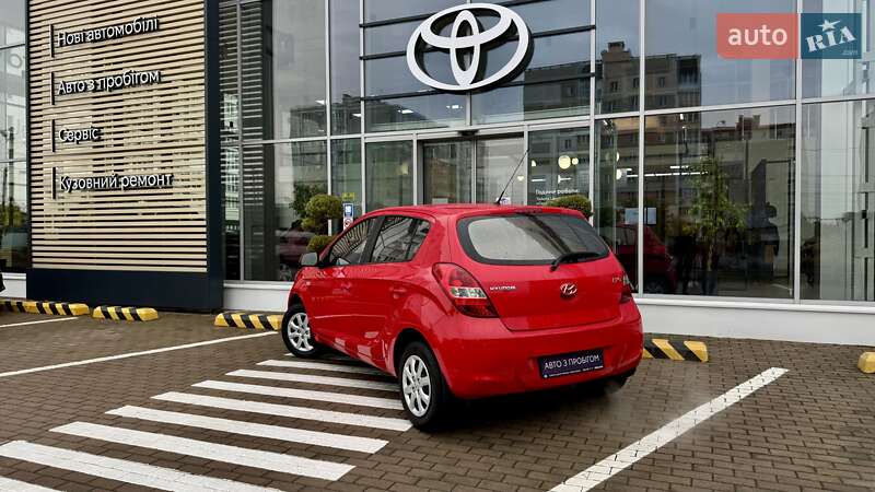 Хэтчбек Hyundai i20 2011 в Чернигове