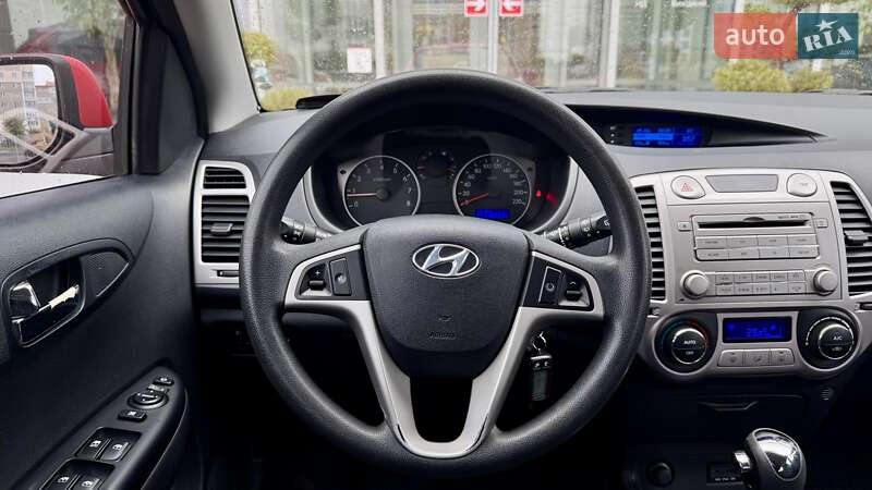 Хэтчбек Hyundai i20 2011 в Чернигове
