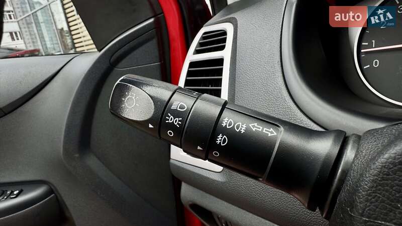 Хэтчбек Hyundai i20 2011 в Чернигове