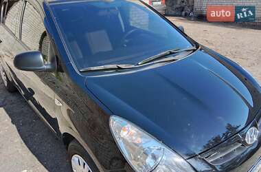 Хэтчбек Hyundai i20 2011 в 