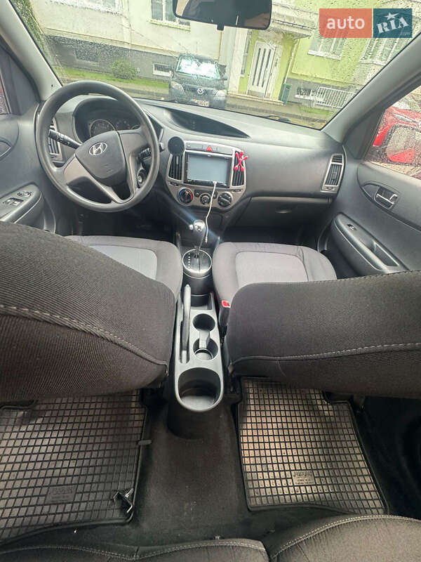 Хэтчбек Hyundai i20 2014 в Львове